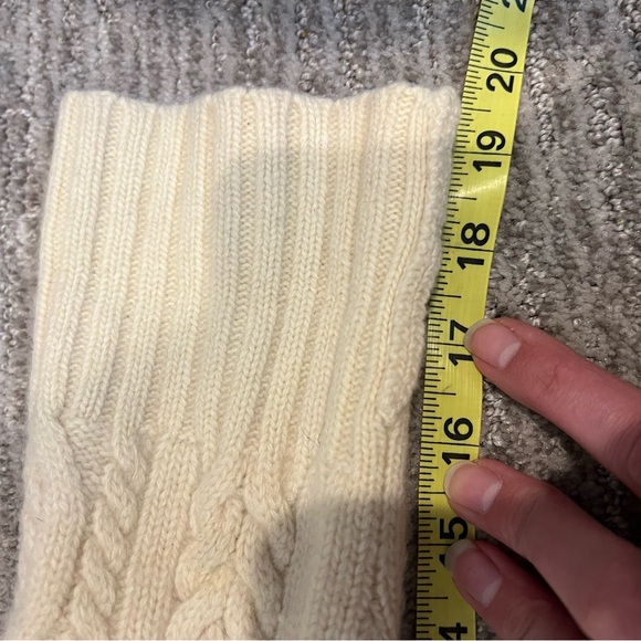 Vintage Lauren Ralph Lauren Merino Wool Sweater with Horn Buttons - Picture 11 of 11